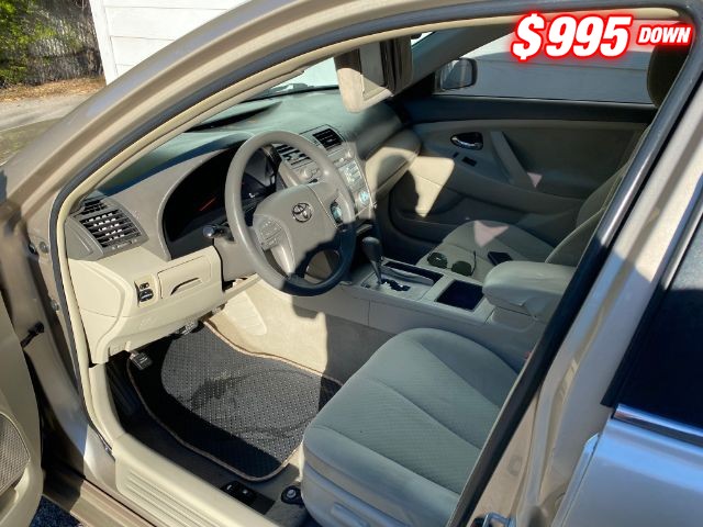 Toyota CAMRY Vehicle Image 05