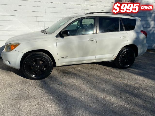 Toyota RAV4 Vehicle Image 02