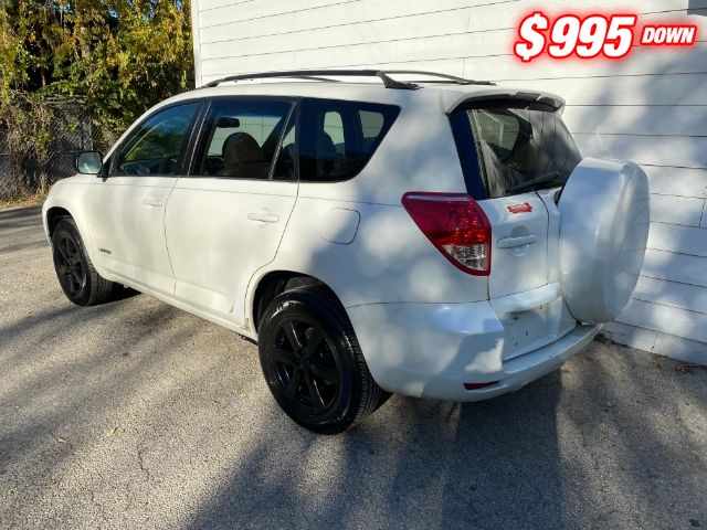 Toyota RAV4 Vehicle Image 03