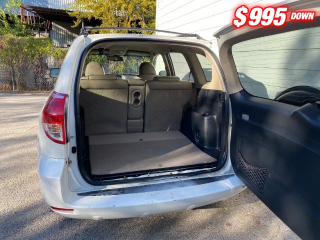 Toyota RAV4 Vehicle Image 07