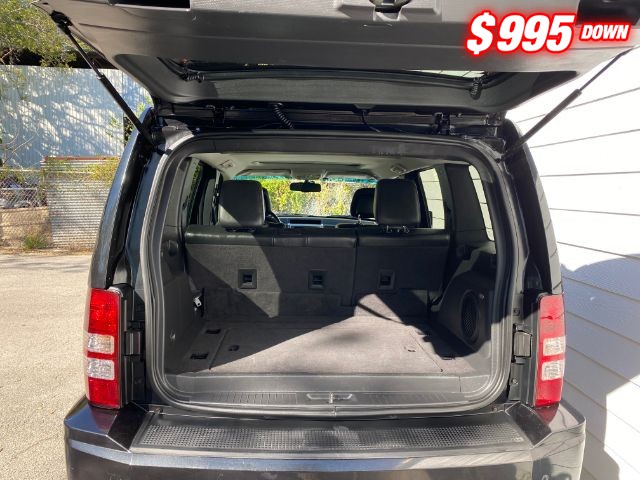 Jeep Liberty Vehicle Image 05