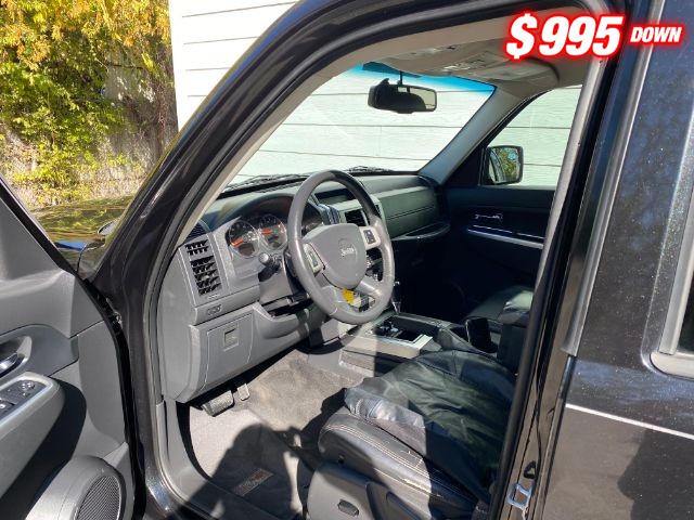 Jeep Liberty Vehicle Image 06