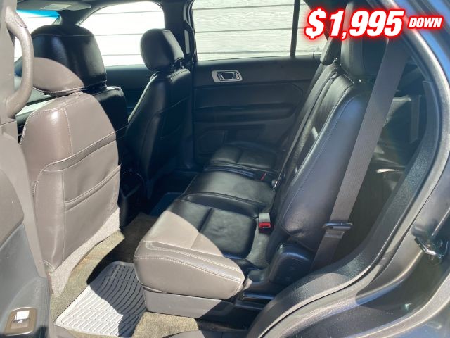 Ford Explorer Vehicle Image 06