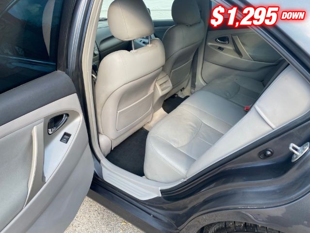 Toyota Camry Vehicle Image 06