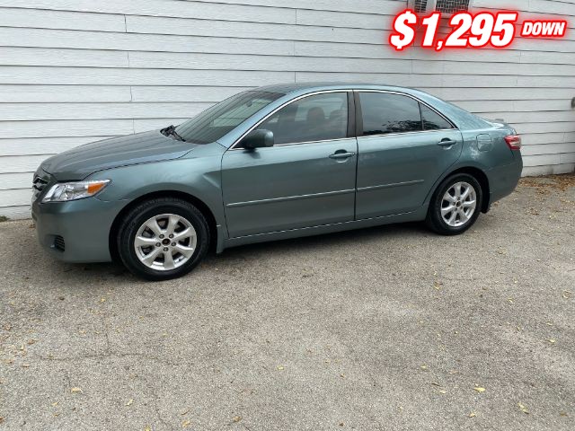 Toyota Camry Vehicle Image 02