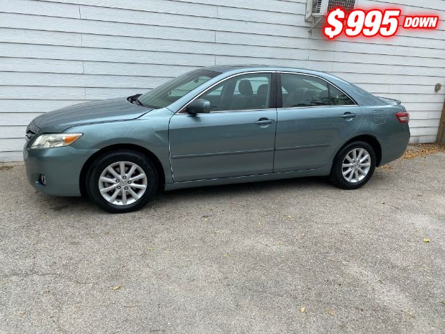 Toyota Camry Vehicle Image 02