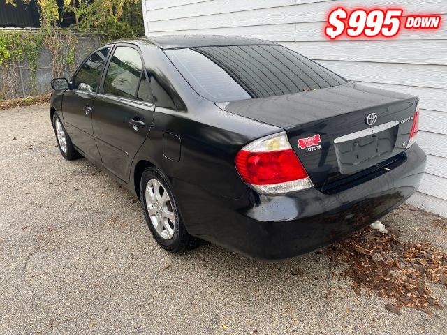 Toyota Camry Vehicle Image 03