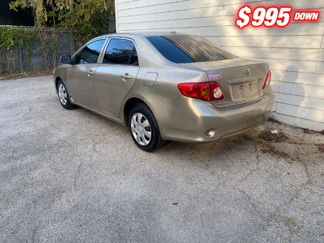 Toyota Corolla Vehicle Full-screen Gallery Image 03