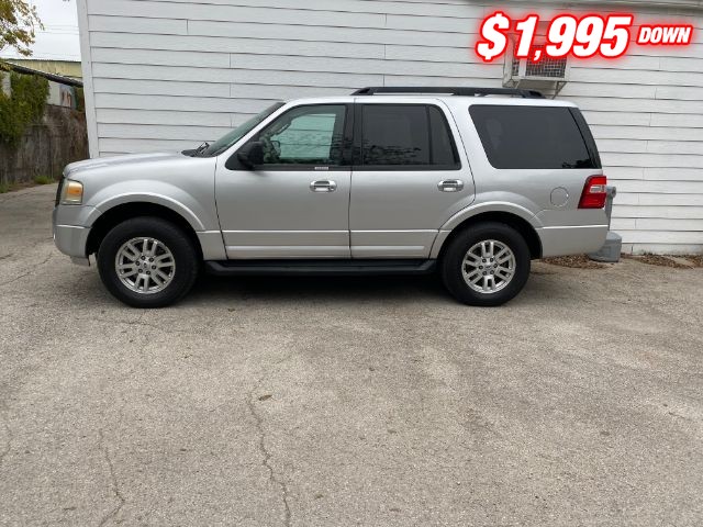 Ford Expedition Vehicle Full-screen Gallery Image 02