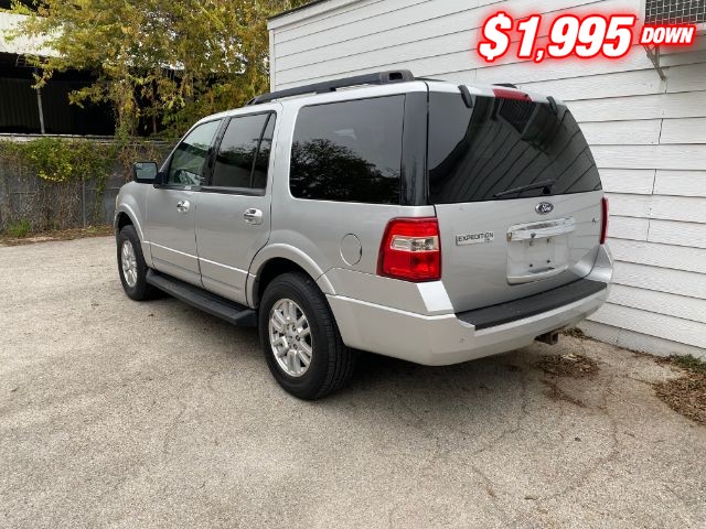 Ford Expedition Vehicle Full-screen Gallery Image 03