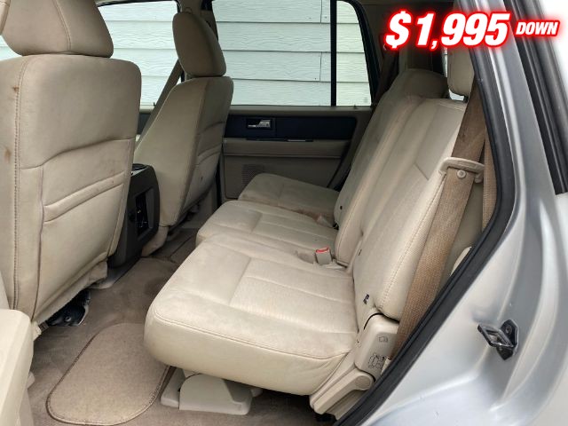 Ford Expedition Vehicle Full-screen Gallery Image 06