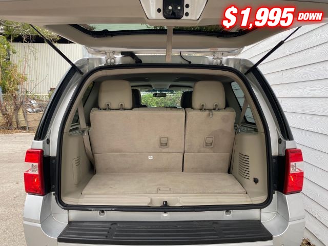 Ford Expedition Vehicle Full-screen Gallery Image 07