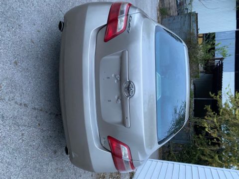 Toyota Camry Vehicle Full-screen Gallery Image 03