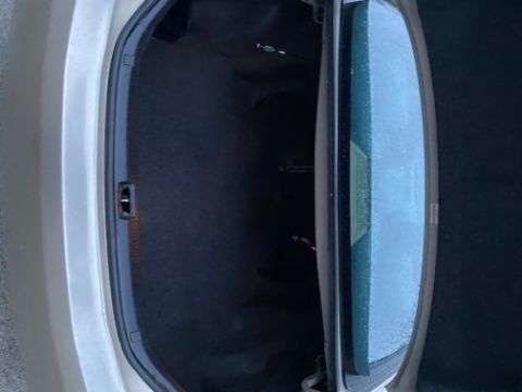 Toyota Camry Vehicle Full-screen Gallery Image 06