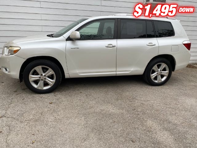 Toyota Highlander Vehicle Full-screen Gallery Image 02