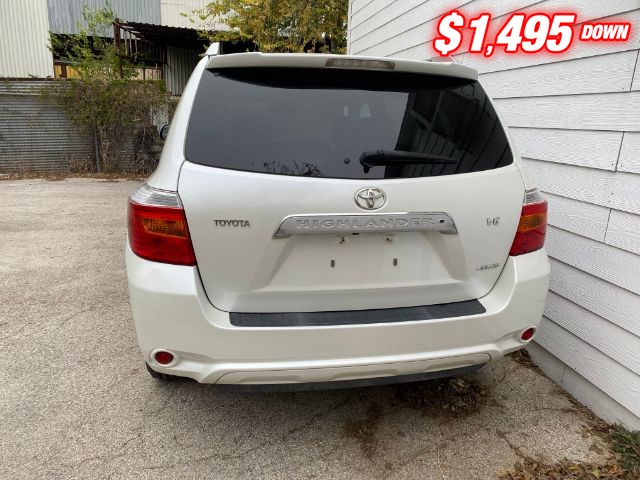 Toyota Highlander Vehicle Full-screen Gallery Image 04