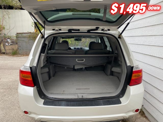 Toyota Highlander Vehicle Full-screen Gallery Image 07