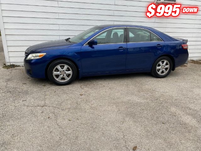 Toyota Camry Vehicle Full-screen Gallery Image 02