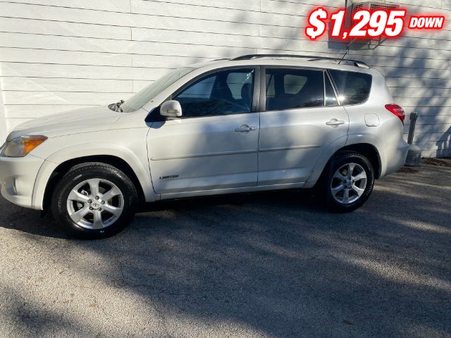 Toyota RAV4 Vehicle Image 02