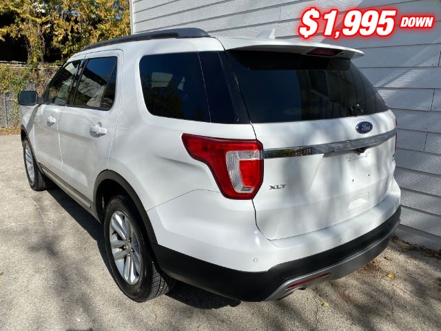 Ford Explorer Vehicle Image 03