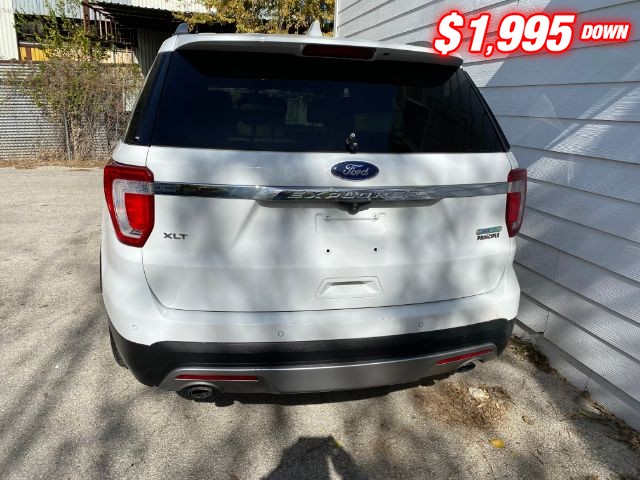 Ford Explorer Vehicle Image 04