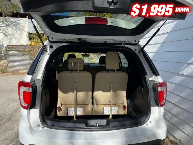 Ford Explorer Vehicle Image 05