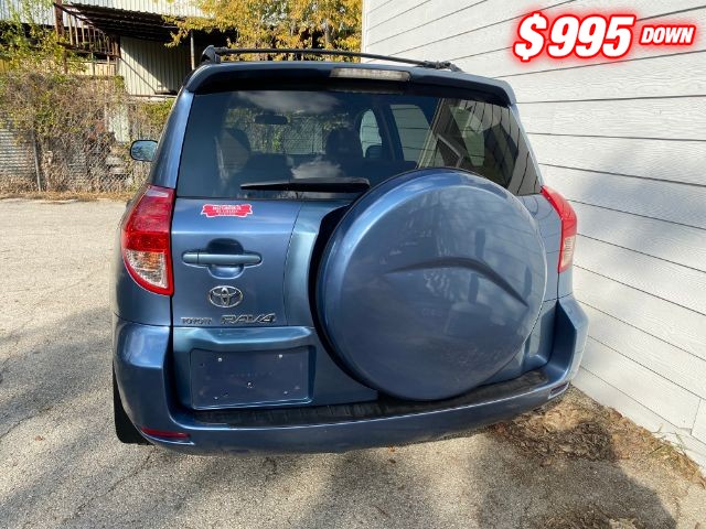 Toyota RAV4 Vehicle Image 04