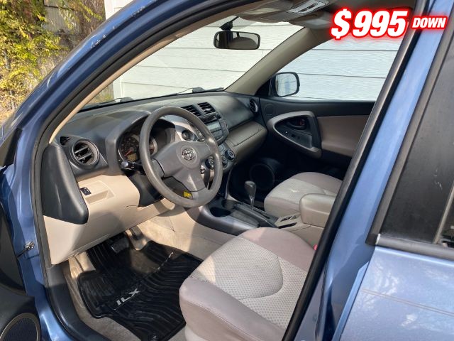 Toyota RAV4 Vehicle Image 06