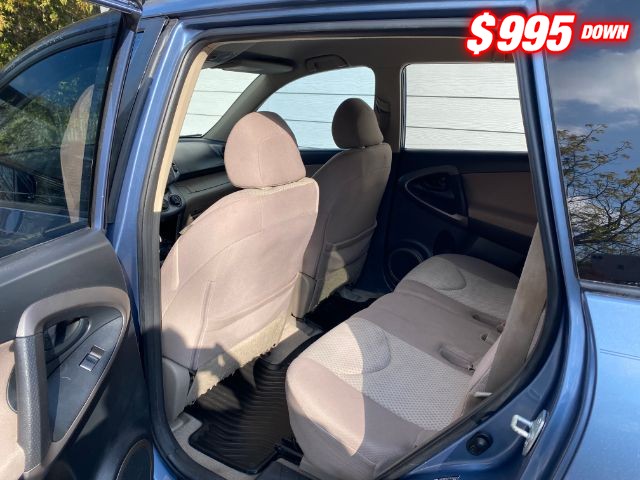 Toyota RAV4 Vehicle Image 07