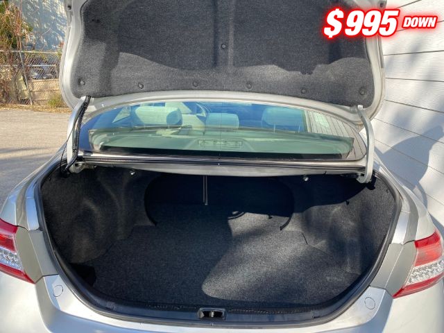 Toyota Camry Vehicle Image 07