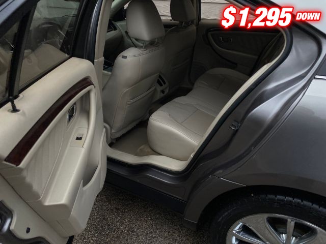 Ford Taurus Vehicle Image 07