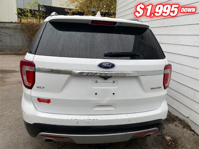 Ford Explorer Vehicle Image 04