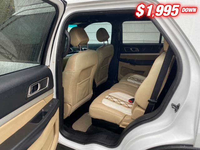 Ford Explorer Vehicle Image 06