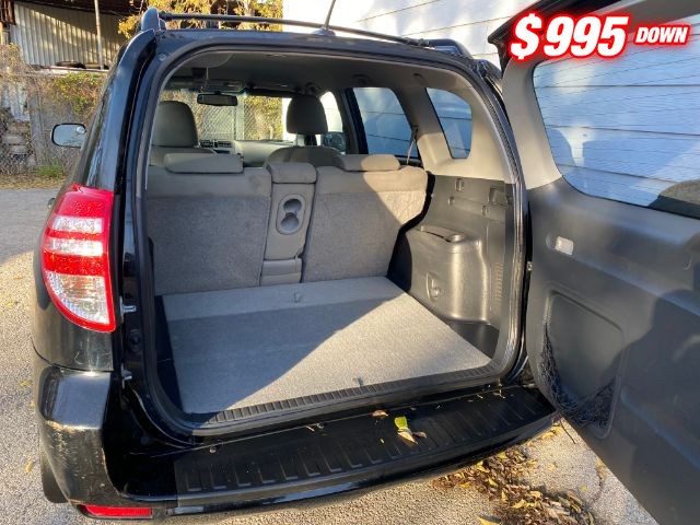 Toyota RAV4 Vehicle Image 05