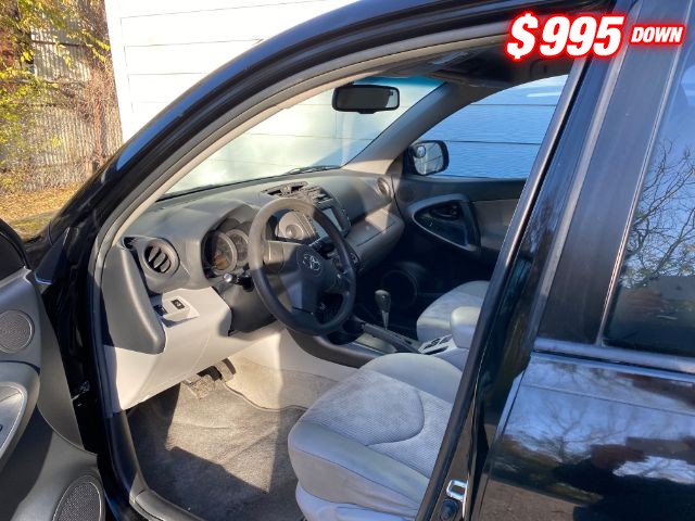 Toyota RAV4 Vehicle Image 06