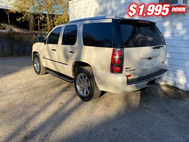 GMC Yukon Denali Vehicle Image 03