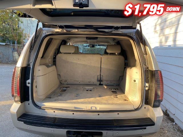 Chevrolet Tahoe Vehicle Image 07