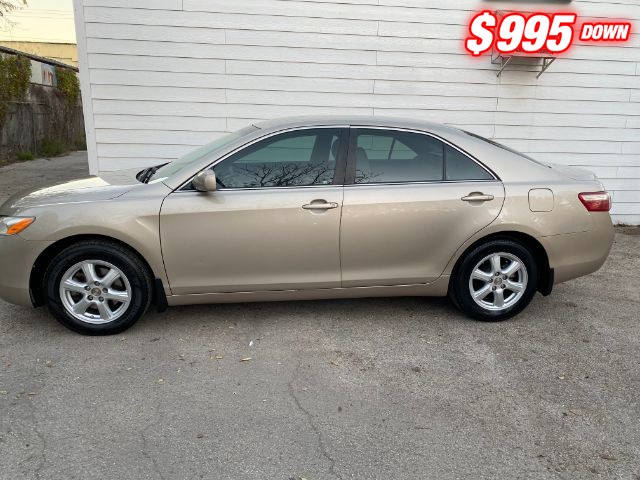 Toyota Camry Vehicle Image 02