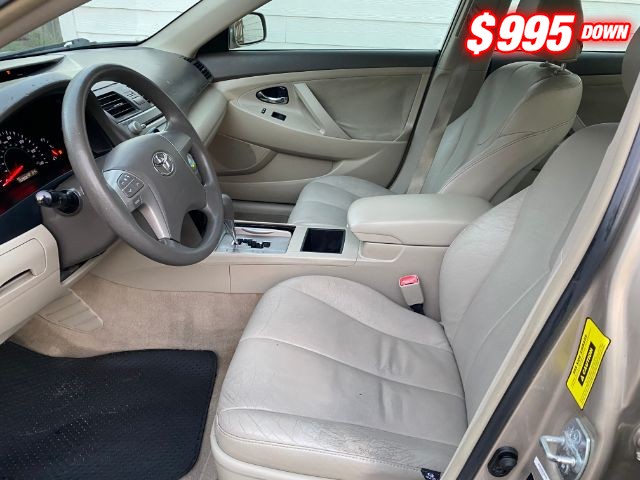 Toyota Camry Vehicle Image 05