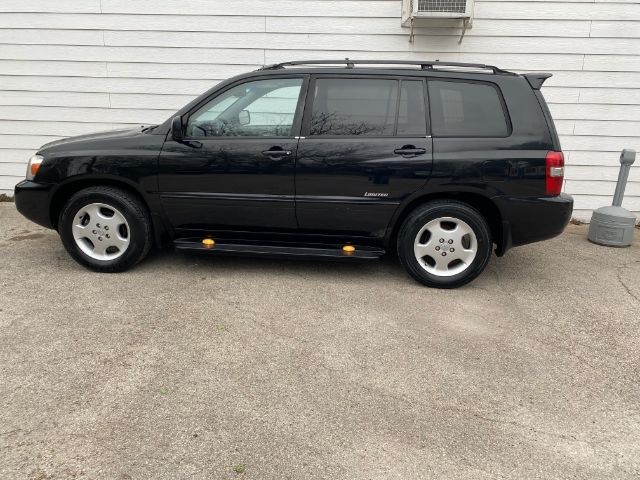 Toyota Highlander Vehicle Image 02