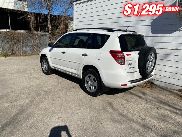 Toyota RAV4 Vehicle Image 03