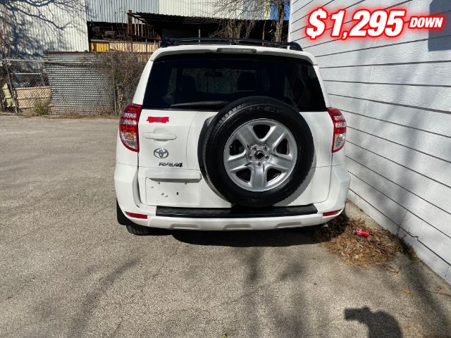 Toyota RAV4 Vehicle Image 04