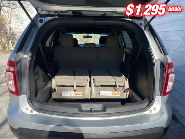 Ford Explorer Vehicle Image 07