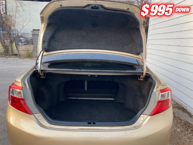 Toyota Camry Vehicle Image 06