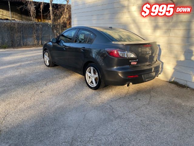 Mazda Mazda3 Sedan Vehicle Full-screen Gallery Image 03