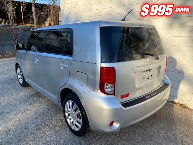 Scion xB Vehicle Full-screen Gallery Image 03