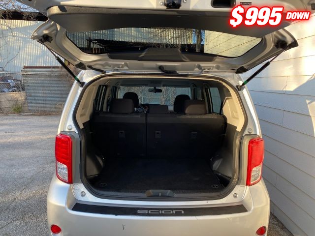 Scion xB Vehicle Full-screen Gallery Image 05