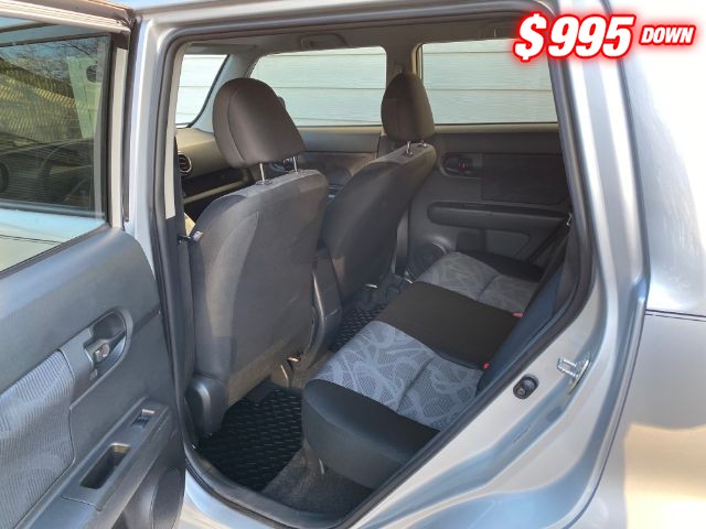 Scion xB Vehicle Full-screen Gallery Image 07