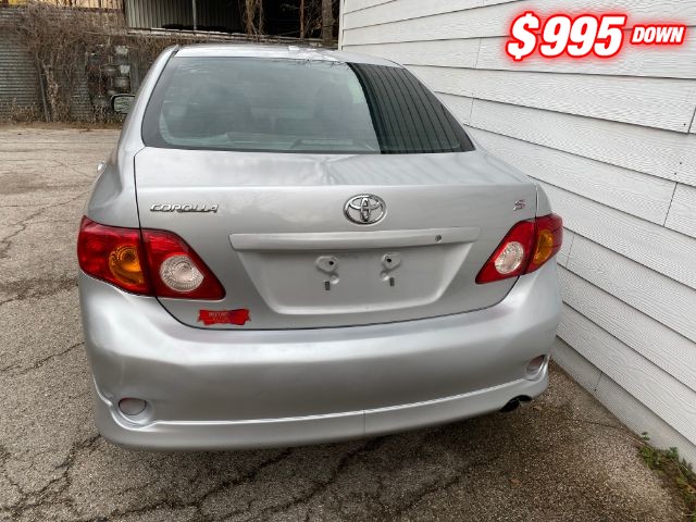 Toyota Corolla Vehicle Full-screen Gallery Image 04