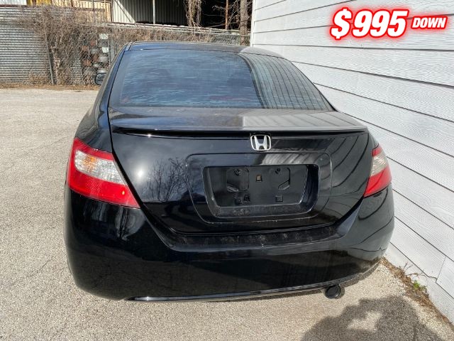 Honda Civic Coupe Vehicle Full-screen Gallery Image 04